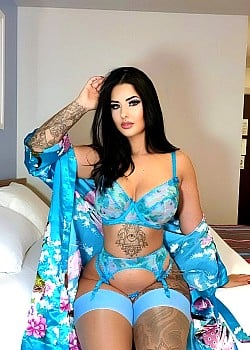 Queenie Gee image 1 of 2