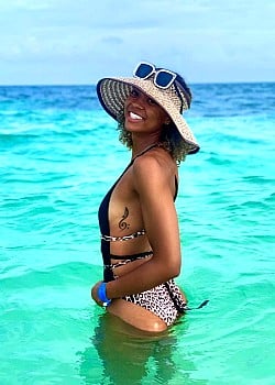 Rainelle Jones image 2 of 4