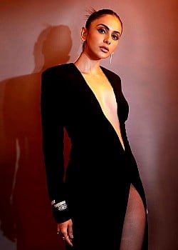 Rakul Preet Singh image 2 of 4