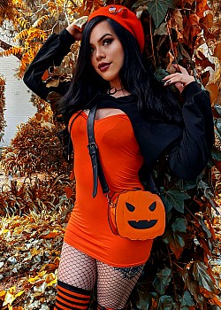 Raquel Sparrow image 2 of 4