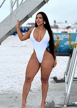 Rashel Valentina Romero image 4 of 4