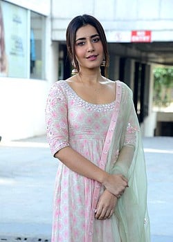 Rashi Khanna image 3 of 4