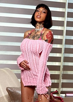 Ravyn Alexa image 3 of 4
