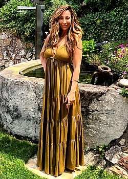 Rebeka Brown (singer) image 4 of 4