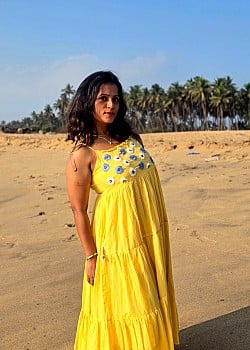 Reena Visahan image 3 of 3