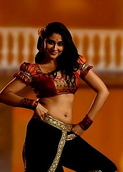 Regina Cassandra image 2 of 2