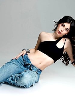 Regina Fernandez image 3 of 4
