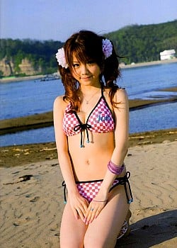 Reina Tanaka image 2 of 4