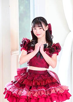 Reina Yamazaki image 4 of 4