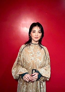 Rena Tanaka image 2 of 4