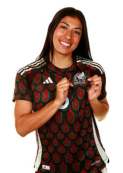 Reyna Reyes image 1 of 1