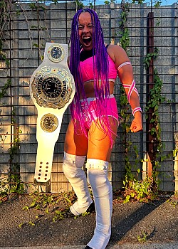 Rhio (wrestler) image 2 of 4