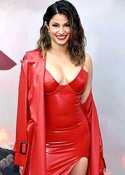 Richa Moorjani image 1 of 4