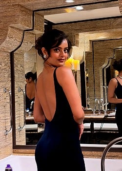 Riddhi Kumar image 4 of 4