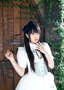 Rie Murakawa image 1 of 4
