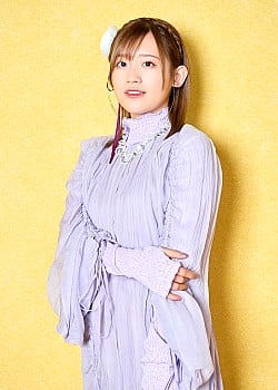 Rie Takahashi image 2 of 4