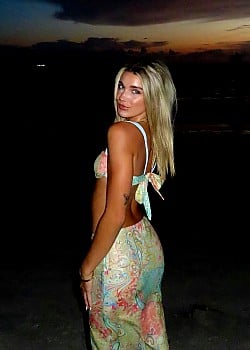 Riley Derf image 4 of 4