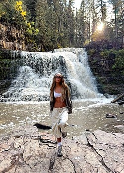 Riley Jane image 3 of 3