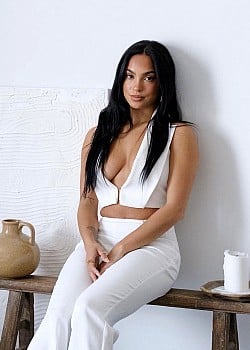 Riley Simpson image 4 of 4