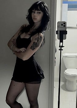 Rilie Huntley image 4 of 4
