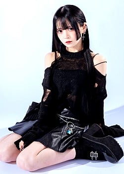 Rina Kawaguchi image 2 of 2