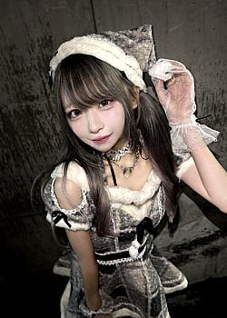Riru Tsuzuki image 2 of 3