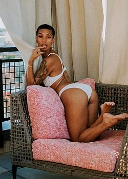 Risa Pink image 2 of 2