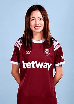 Risa Shimizu image 1 of 2