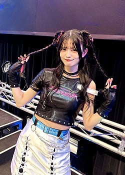 Risa Tsumugi image 3 of 4