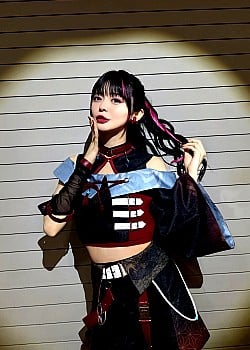Risa Tsumugi image 1 of 4