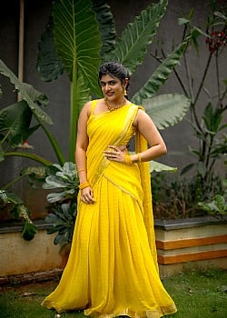 Rithu Chowdary image 2 of 3