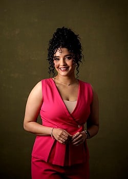 Ritika Singh image 3 of 4