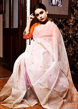 Riya Laha image 3 of 4