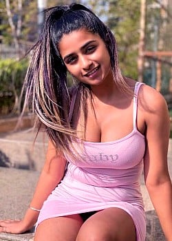 Riya Pandey image 2 of 2