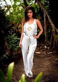 Riya Sen image 2 of 3