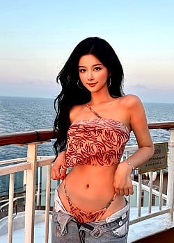 Riya Yu image 2 of 4