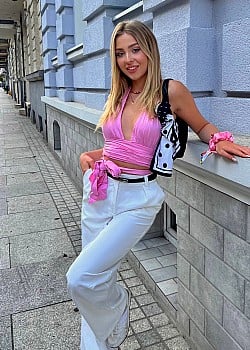 Roksana Szajkowska image 4 of 4