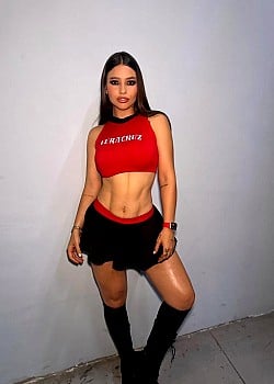 Romina Carrera image 2 of 3