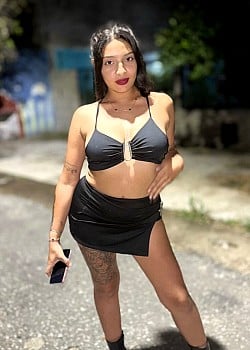 Romina Realini image 1 of 4