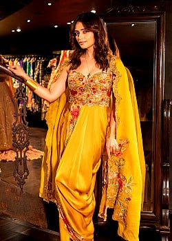 Roshni Chopra image 2 of 4
