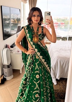 Roshni Chopra image 1 of 4