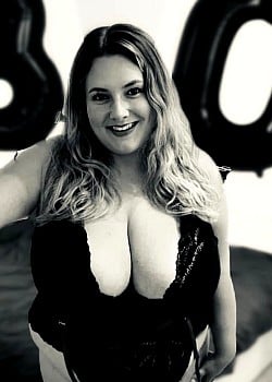 Rosie Wise image 2 of 3