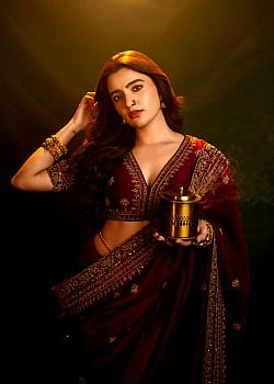 Rukshar Dhillon image 4 of 4