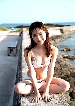 Runa Ichinose image 3 of 4