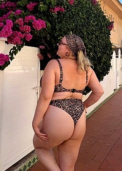 Saara Paivo image 3 of 4