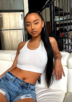 Sabrina Wu image 4 of 4