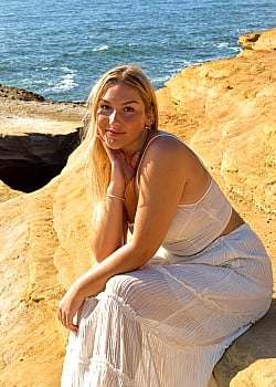Safiya Witt image 2 of 4