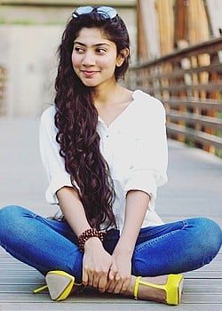 Sai Pallavi image 2 of 3