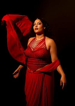 Sakshi Sindwani image 1 of 3