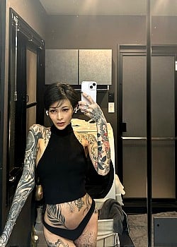 Sakura Tattooer image 3 of 4